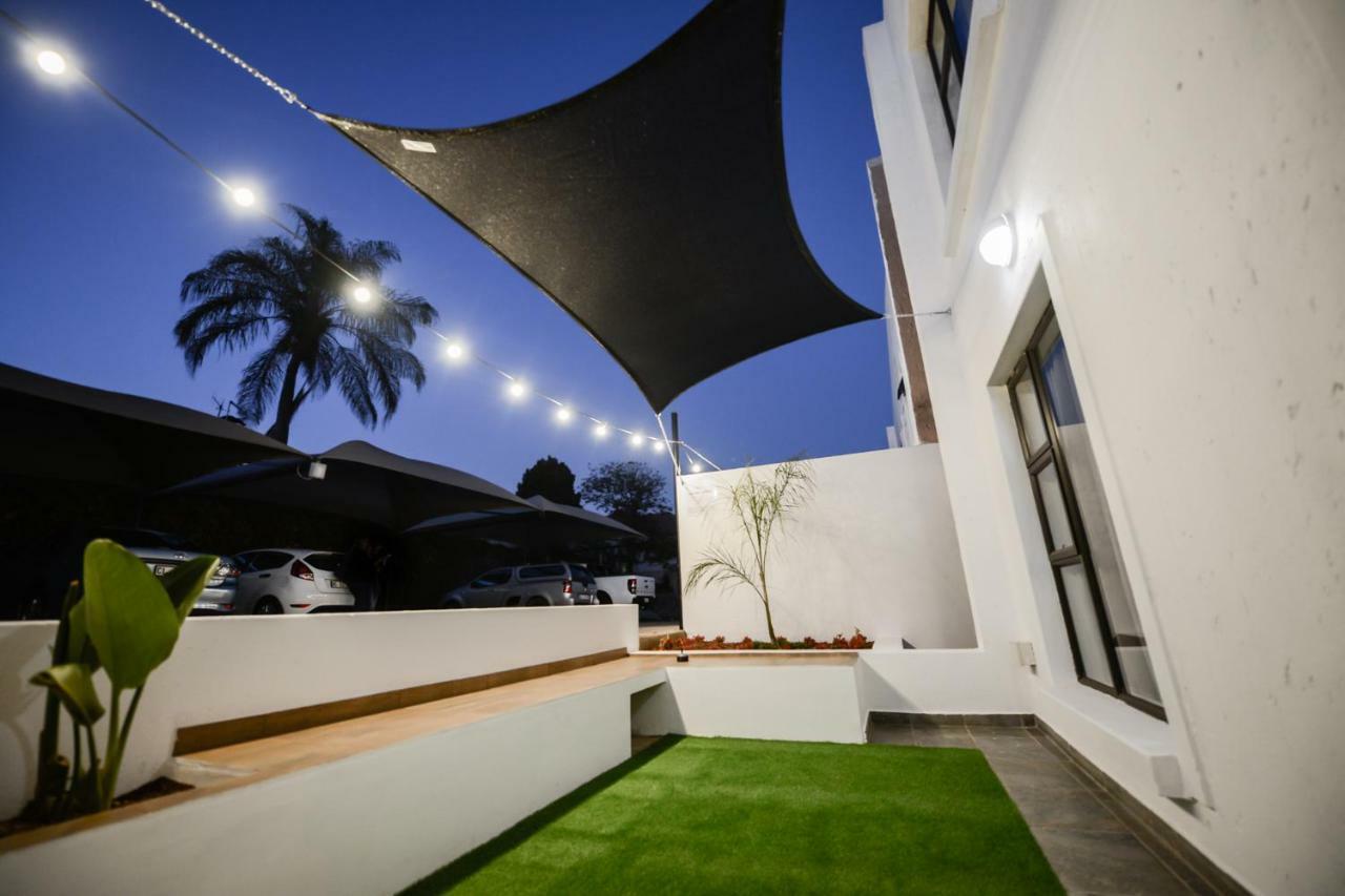 Hotel The Royal Bryanston Johannesburg Exterior foto